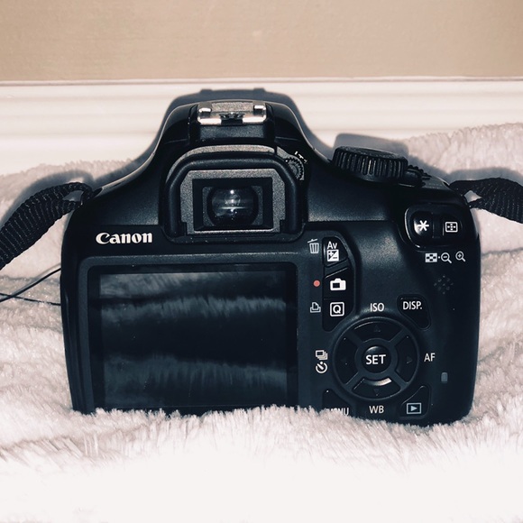 Canon Rebel T3 - Picture 2 of 11